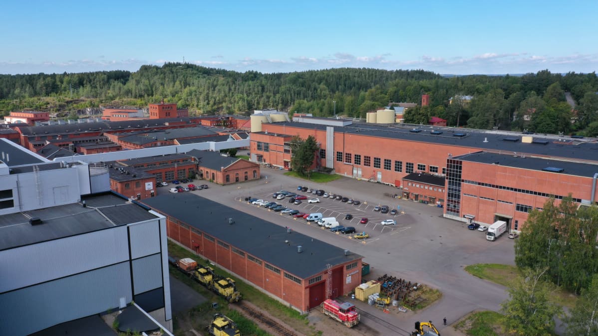Voikkaan entisen paperitehtaan alue Kouvolassa.
