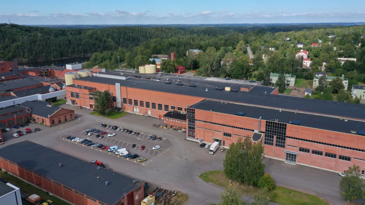 Voikkaan entisen paperitehtaan alue Kouvolassa.
