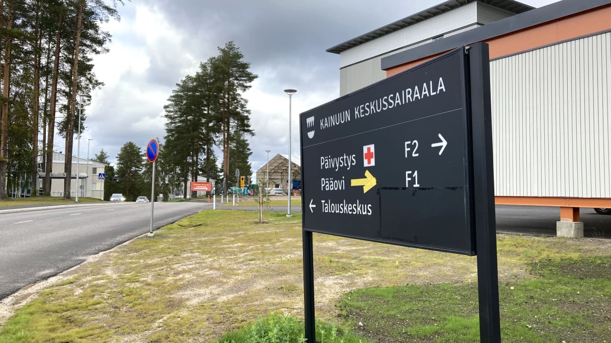 Kainuun keskussairaalan opastekyltti
