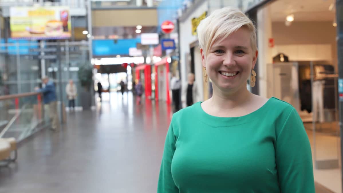 Rajalla Kauppakeskuksen yhteisömanageri Eija-Sinikka Juho