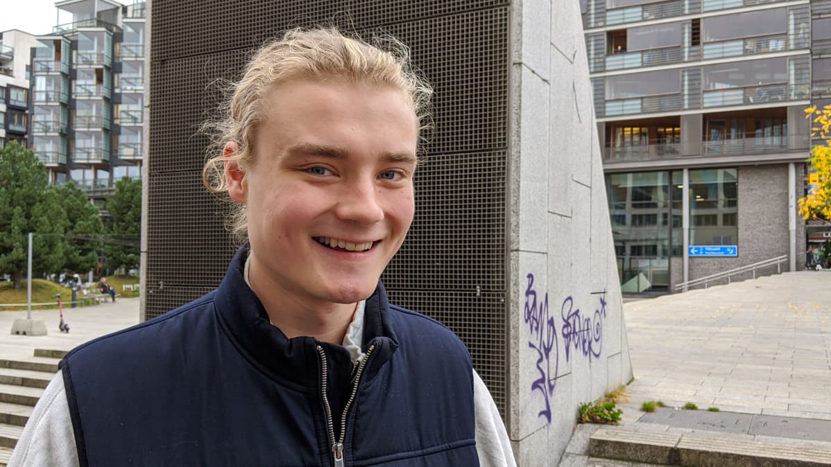 Jesper Ahtikivi Helsingin Kampissa