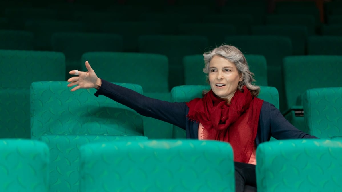 Näyttelijä, muusikko Irina Björklund.