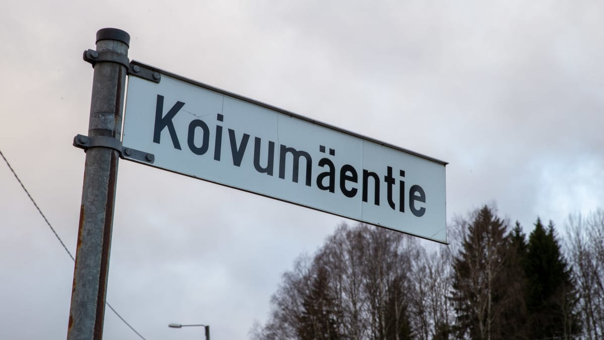 Koivumäentien nimikyltti