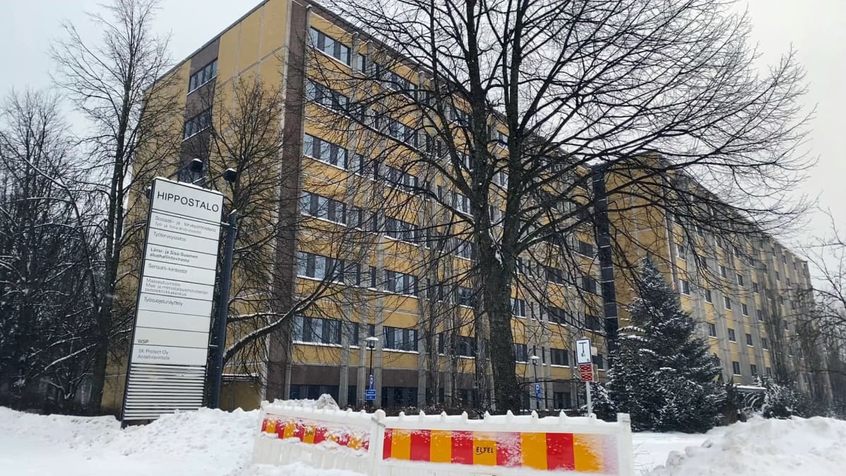 Purettava Hippostalo eli valtion virastotalo Tampereen Kalevassa