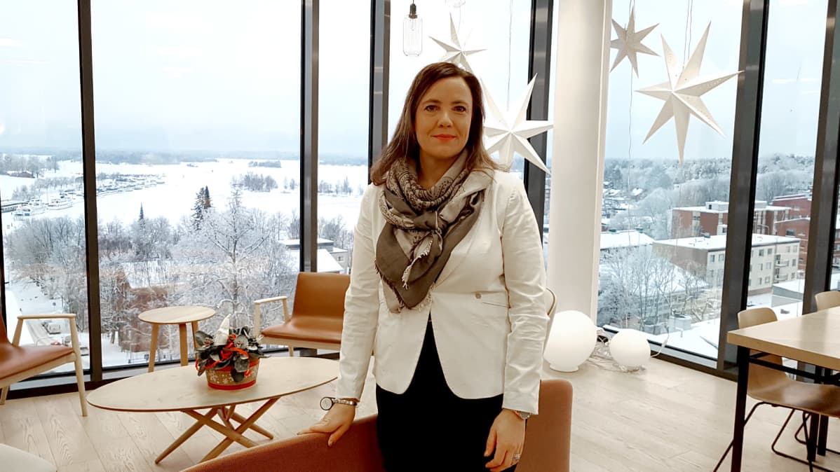 toimitusjohtaja KTM, LKV Mia Savolainen OP Koti Etelä-Karjala Oy