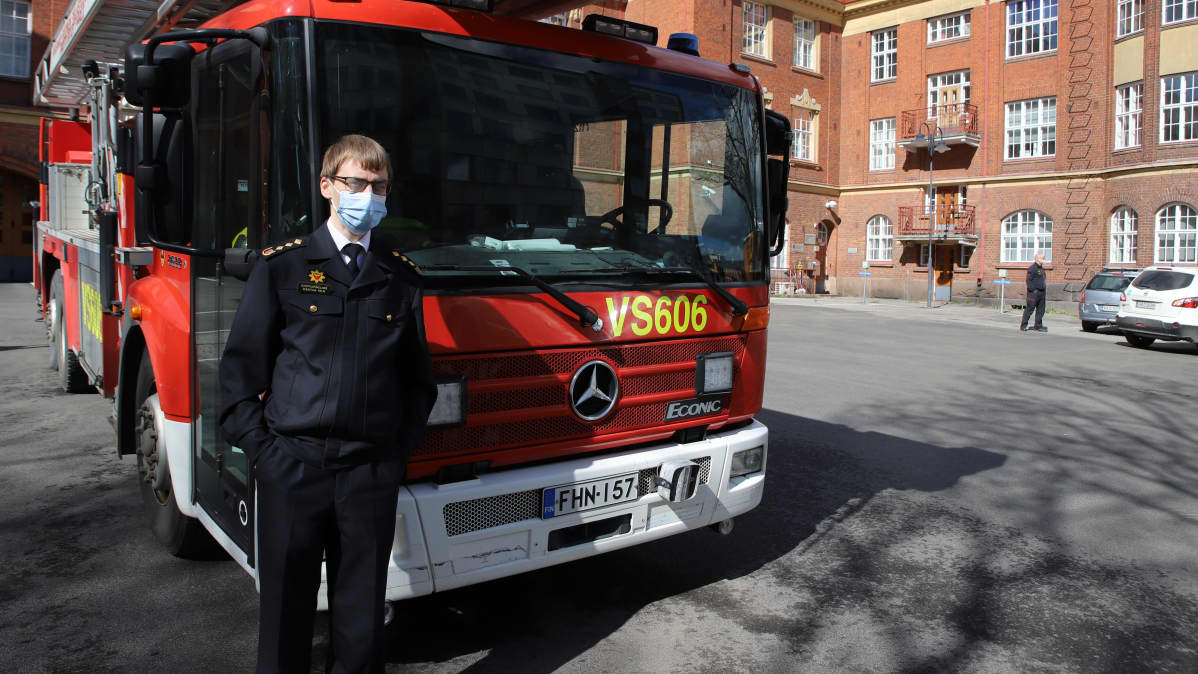 Aluepalopäällikkö Sebastian Holm Varsinais-Suomen pelastuslaitokselta.