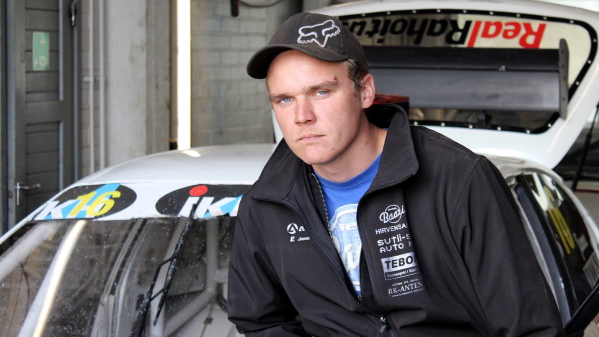 Juvalainen rallicross-kuljettaja Janne Viitikko.