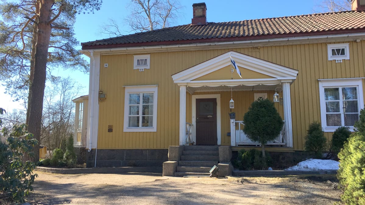 Kuusankoski Lauttakatu 9, Alma Pihlin entinen asuintalo