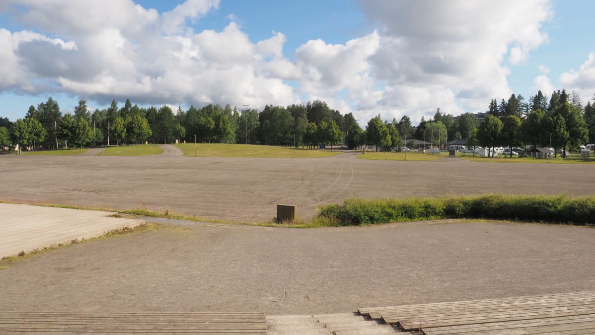 Joensuun laululavan hiekkakenttä