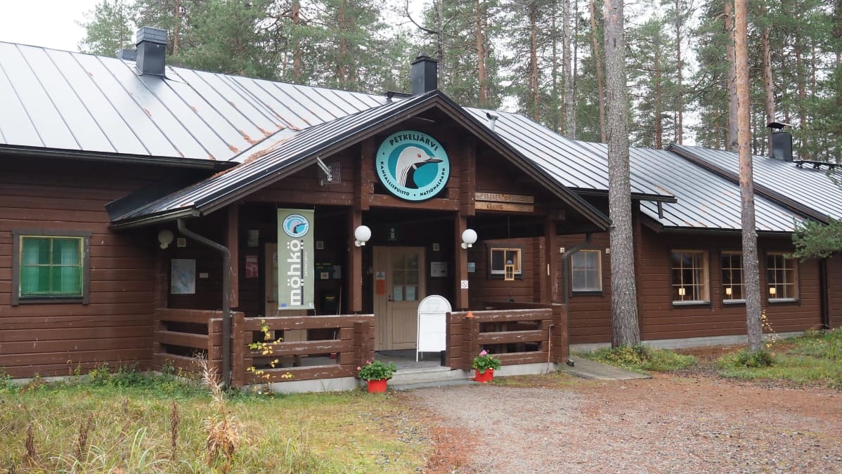 Petkeljärvi Center, päärakennus