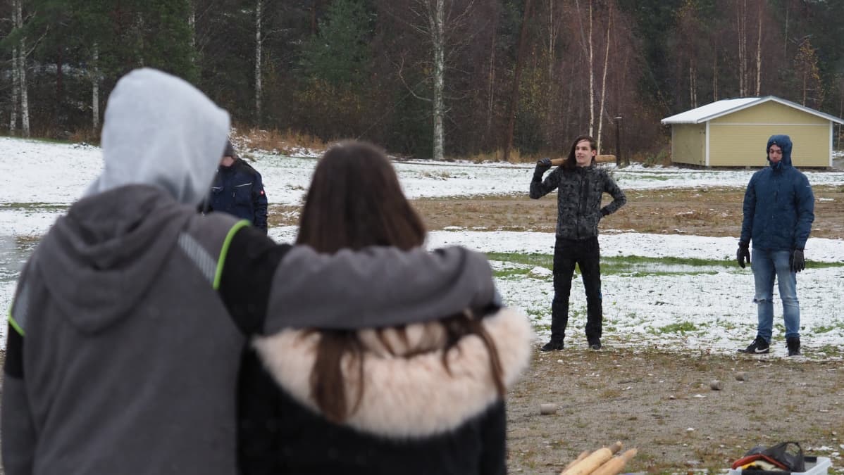 Saksalaisia nuoria Nurmeksen Hyvärilässä