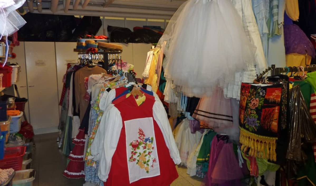 Yleiskuva Kajaani dancen puvustamosta.