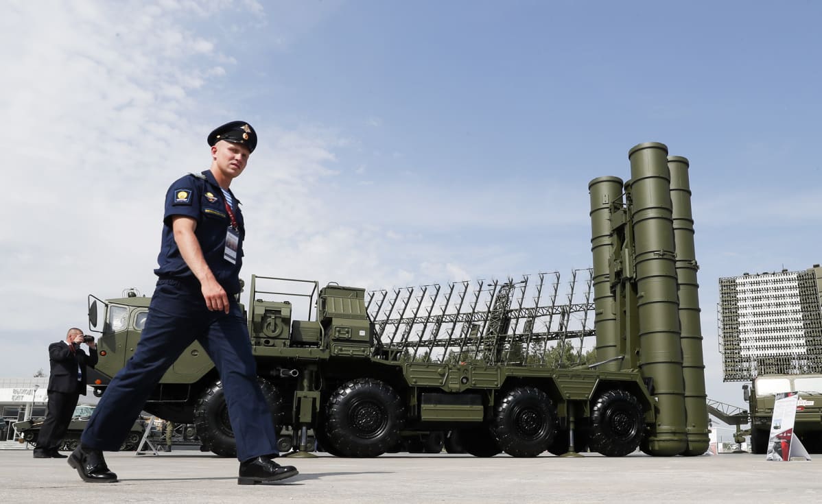 Venäläinen S-400-ilmantorjuntajärjestelmä.