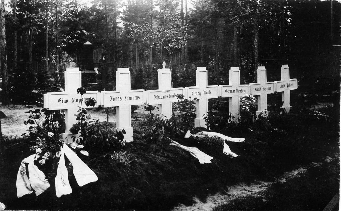 Gravar från 1918.
