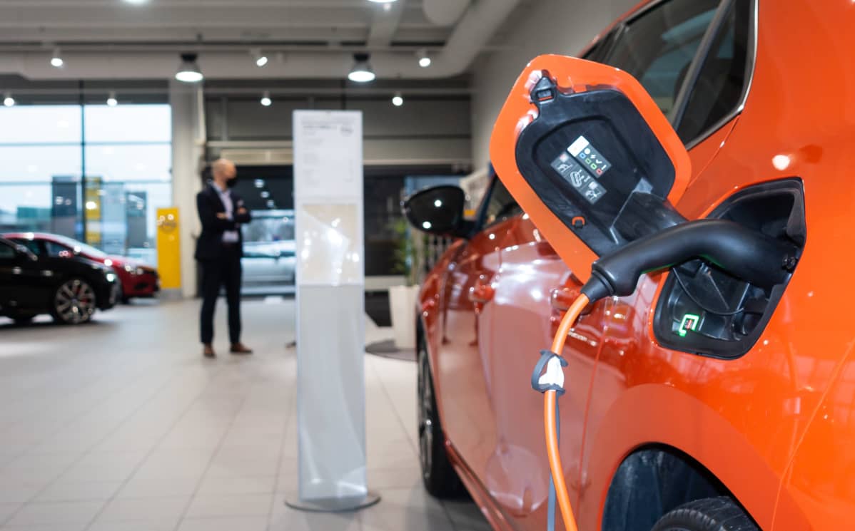 Länsiauto Drive Herttoniemi autoliike.