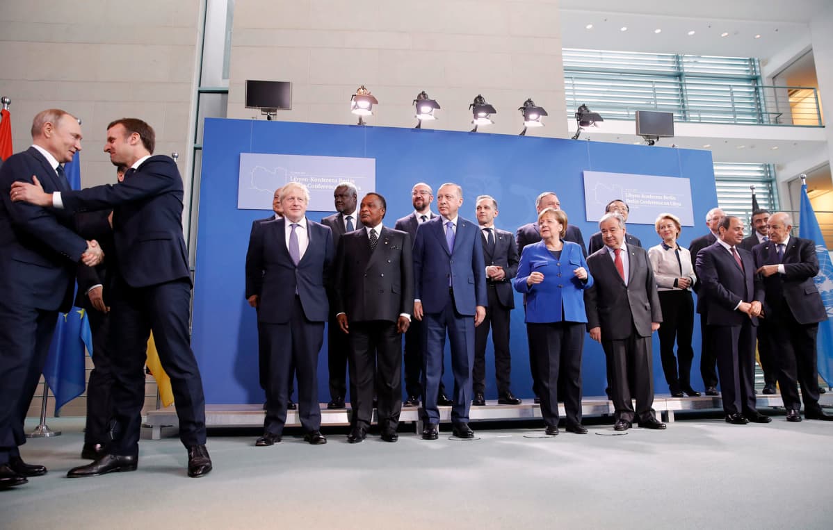 Euroopan johtajat asettautuvat ryhmäkuvaan Berliinissä.