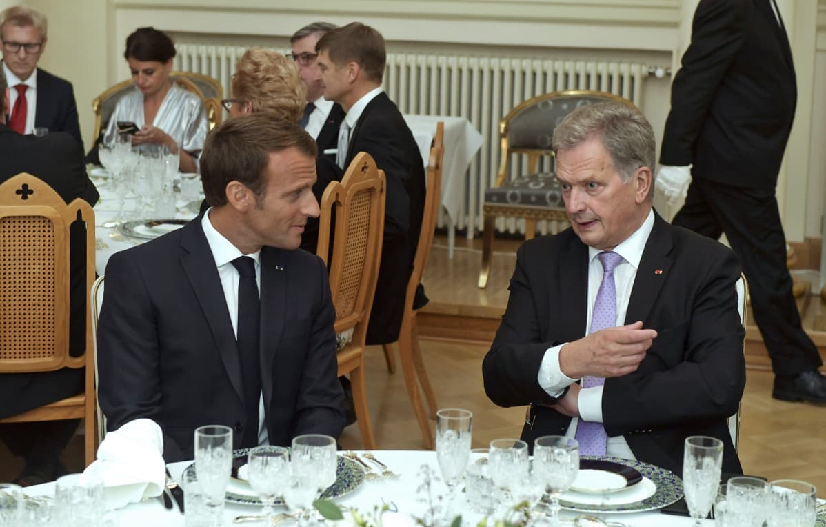 Macron ja Niinistö illallisella.