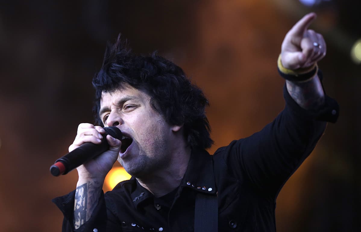 Green Dayn laulaja Billie Joe Armstrong yhtyeen esiintyessä Wienissä.