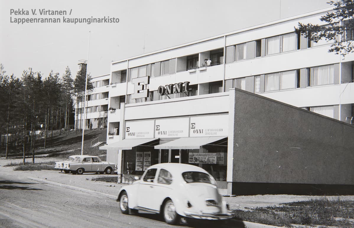 Elintarvikeliike Lapvedellä Väinämöisenkadulla.