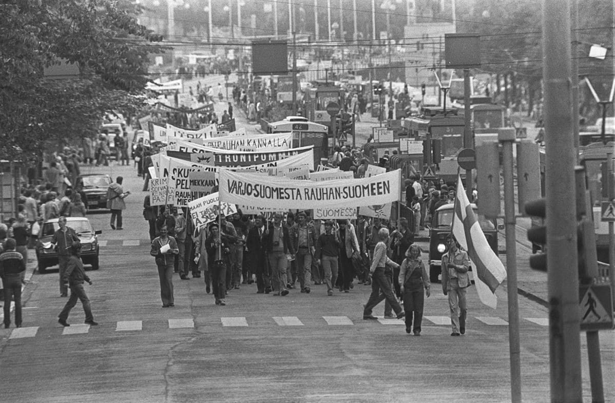 Sadankomitean rauhanmarssi Helsingissä elokuussa 1980.