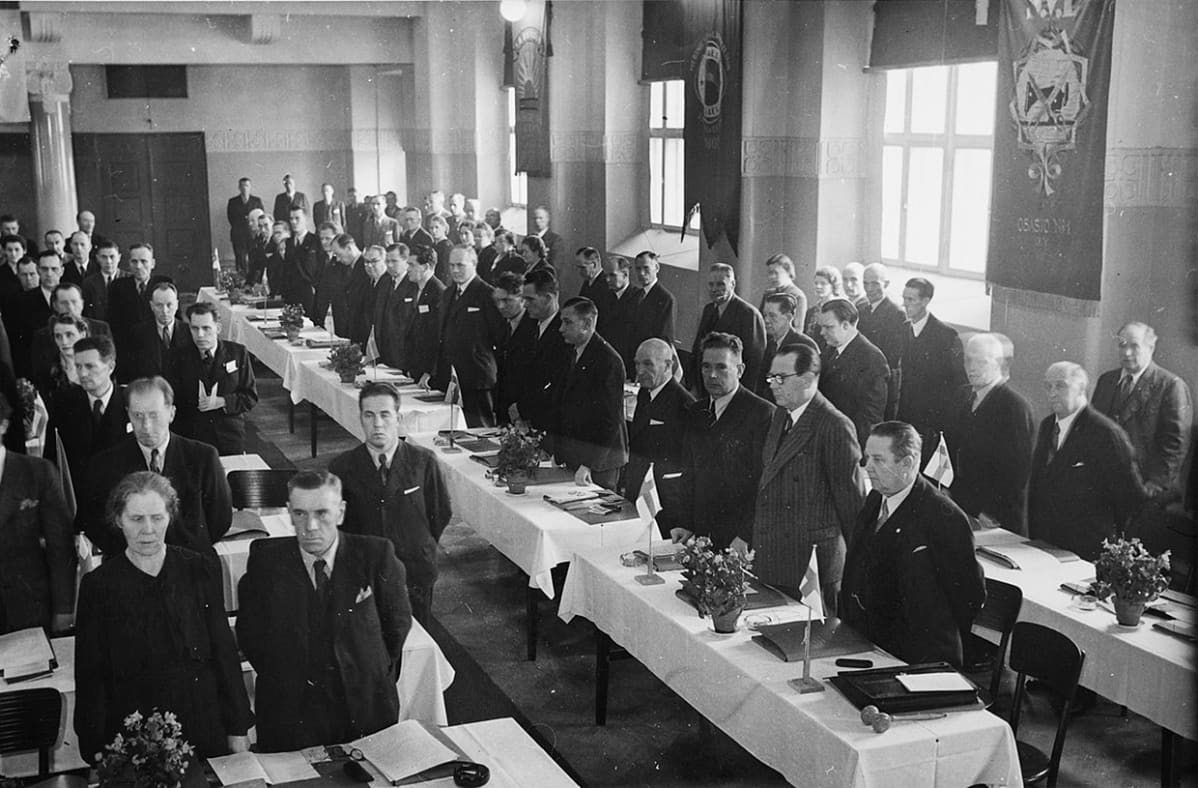 SAK:n kokous Helsingissä 24.10.1943, joukossa K. A. Fagerholm