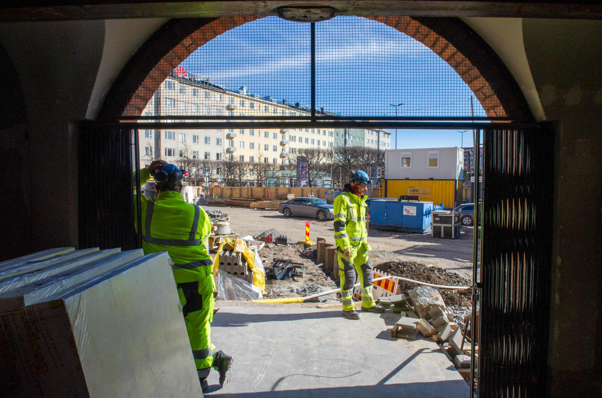 Hakaniemen kauppahallin remontti. 15.4.2021.