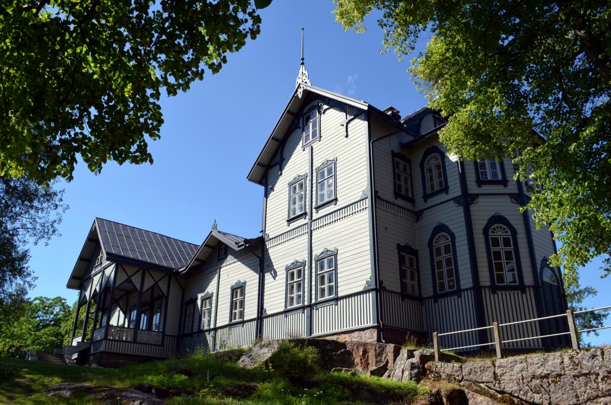 Verlan vanhan tehtaan patruunan pytinki.