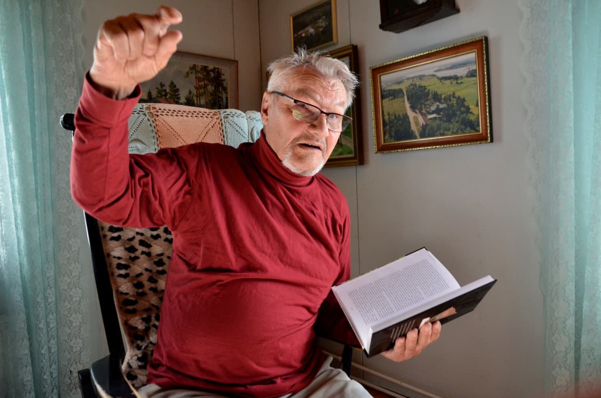 Pertti Väkevä tietää Säkkijärven asioista paljon.