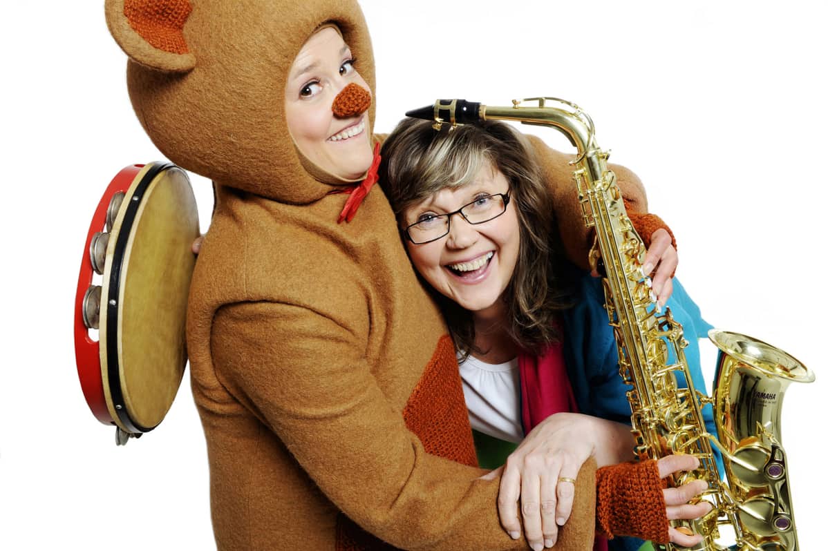 Pikku Kakkosen Nalle (Karoliina Vanne) ja Soili Perkiö.