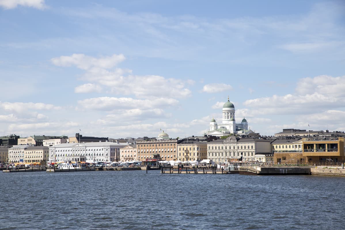 Helsinki Suomenlinnan lautalta kuvattuna.