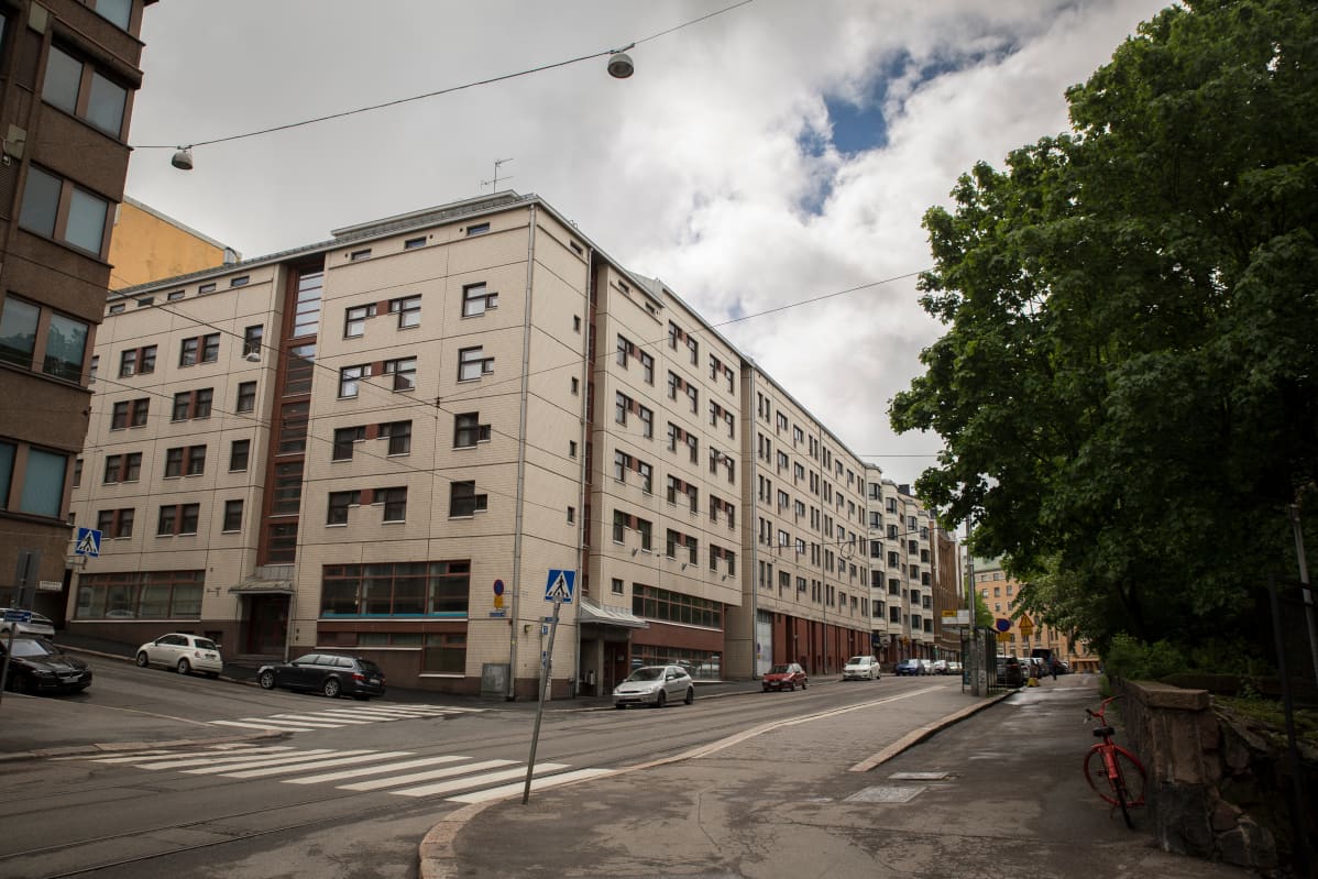 Kaarlenkadun asuntola, Kaarlenkatu 7.