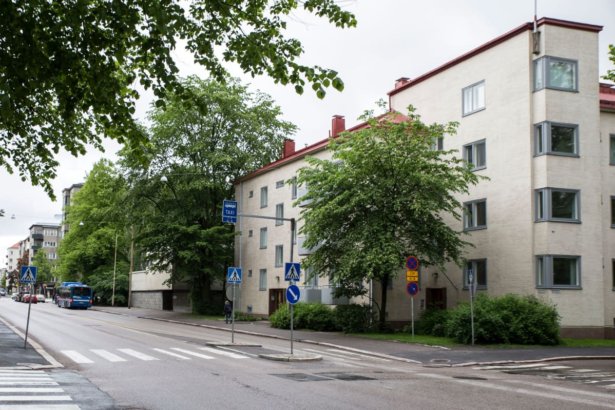 Topeliuksen katu pohjoisesta.