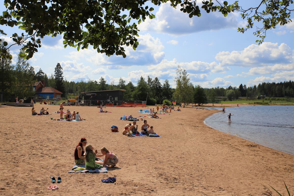 Käyrälammen ranta Kouvolassa.