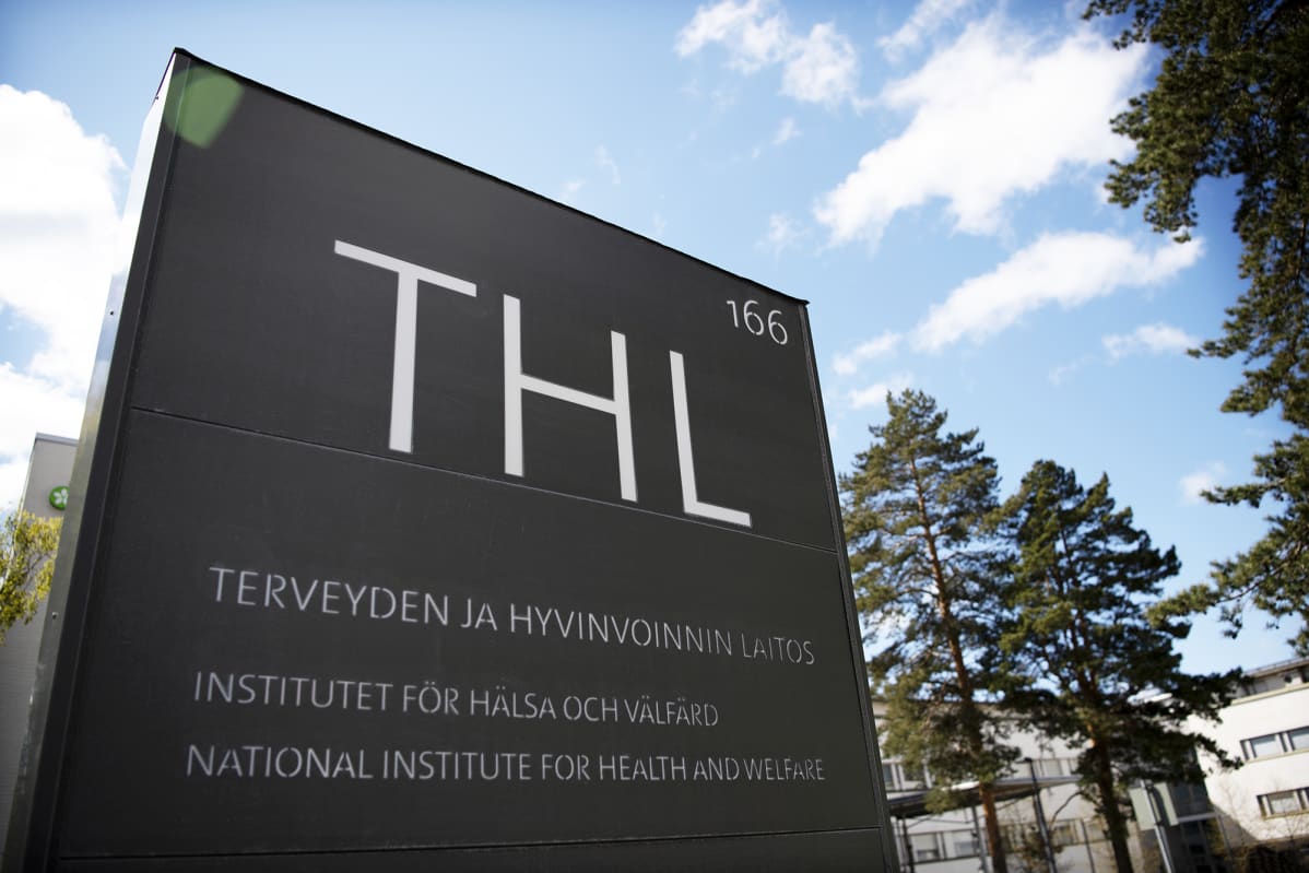 THL:n kyltti Mannerheimintiellä Helsingissä.