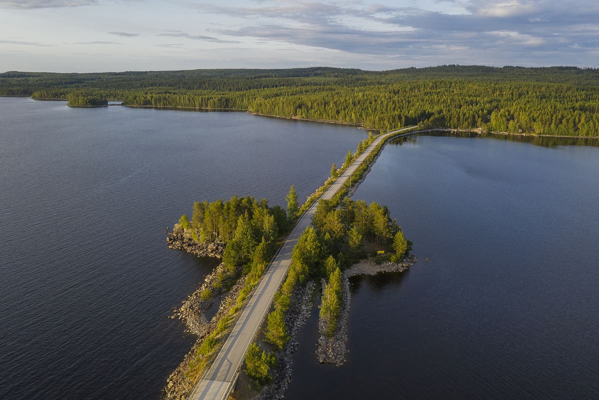 Ilmakuva Paalasmaan saaristosta Juuassa.