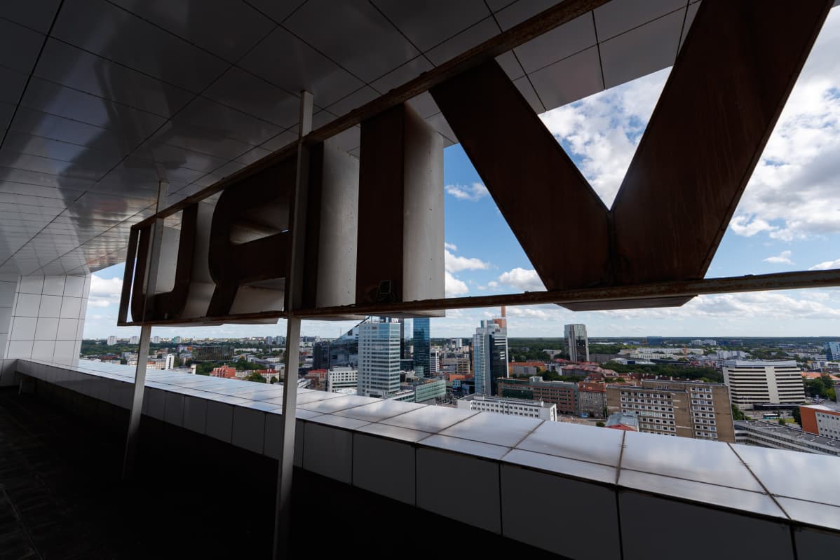 Nykyään Viru-hotelli on vain yksi Tallinnan korkeista rakennuksista.