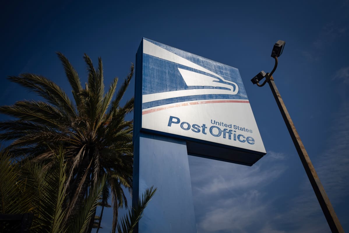 USPS united states post officen kyltti Los Angelesissa.