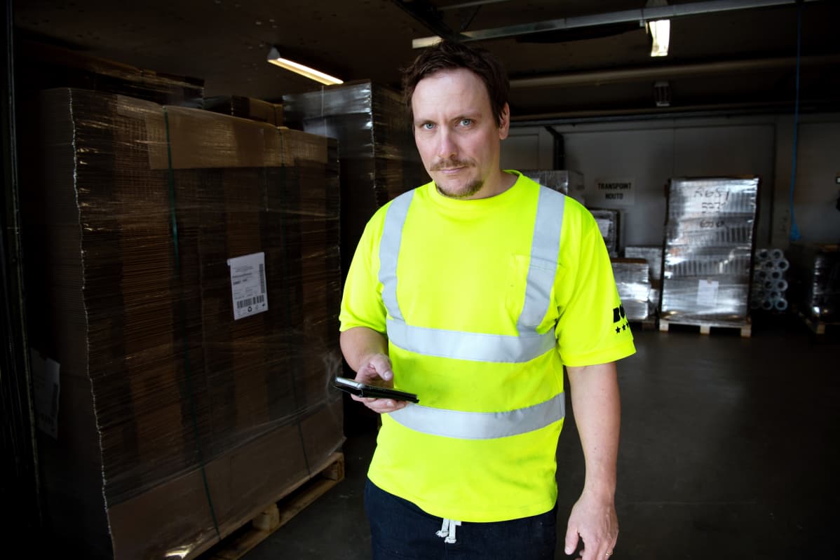 Ville Vepsäläisen mielestä vuokratyösuhteen asiat hoituvat helposti puhelinsovelluksella.