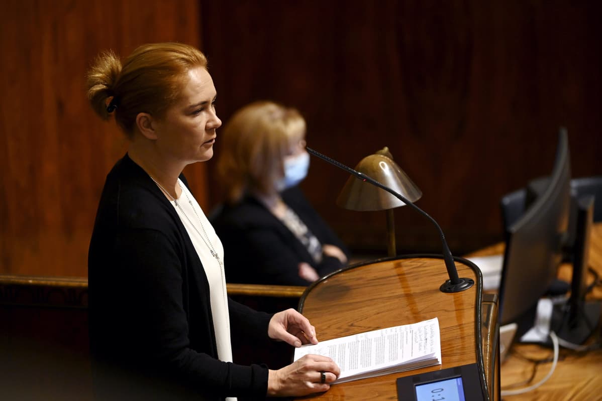 Perussuomalaisten kansanedustaja Mari Rantanen eduskunnan täysistunnossa 12. joulukuuta 2020.