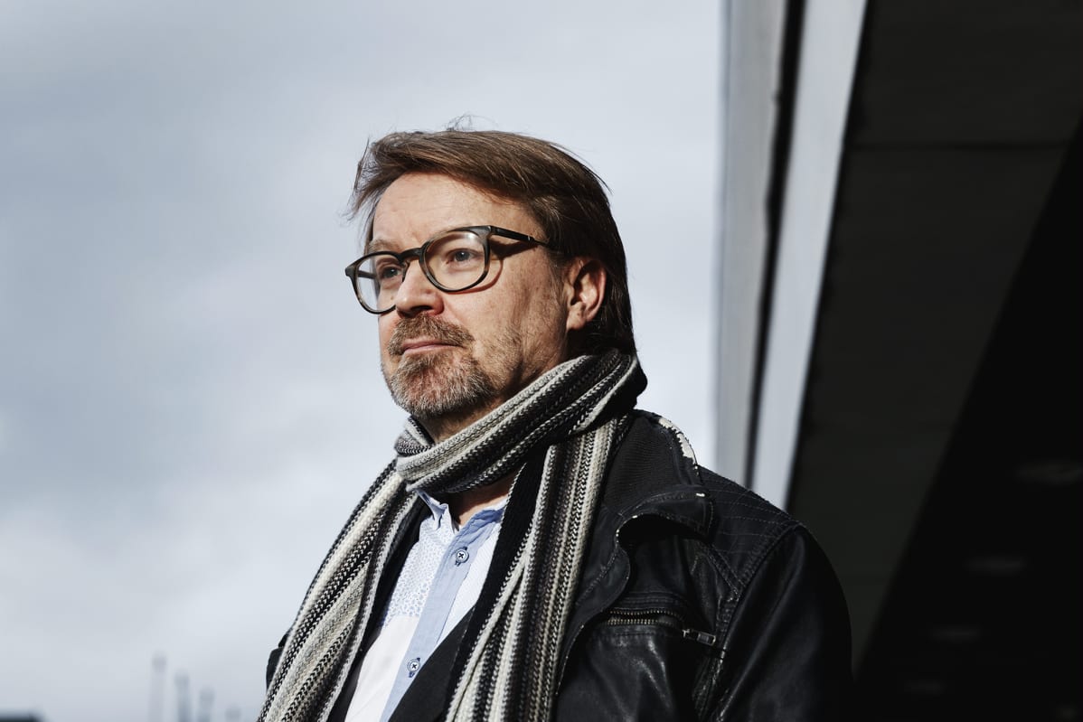 Helsingin yliopiston zoonoosivirologian professori Olli Vapalahti Meilahdessa Helsingissä 1. joulukuuta 2020.