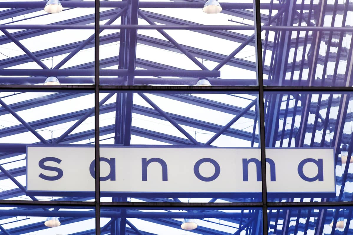 Sanoman logo Sanomatalossa Helsingissä 28. lokakuuta 2020.