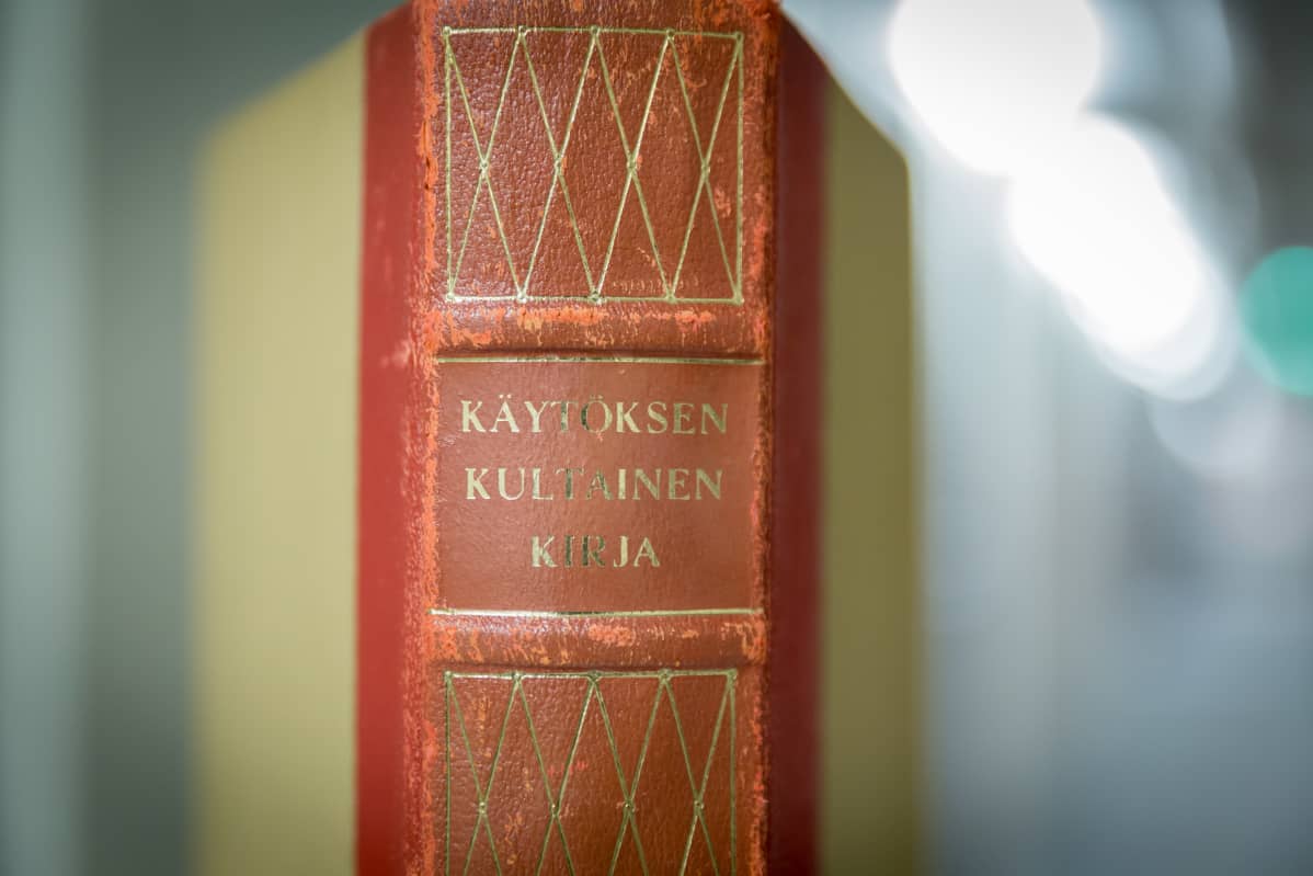 Käytöksen kultainen kirja, 4.painos vuodelta 1957