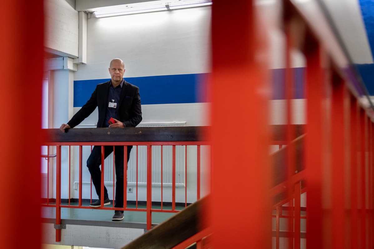 Tampereen Hervannan Ahvenisjärven koulun rehtori Ilpo Nybacka
