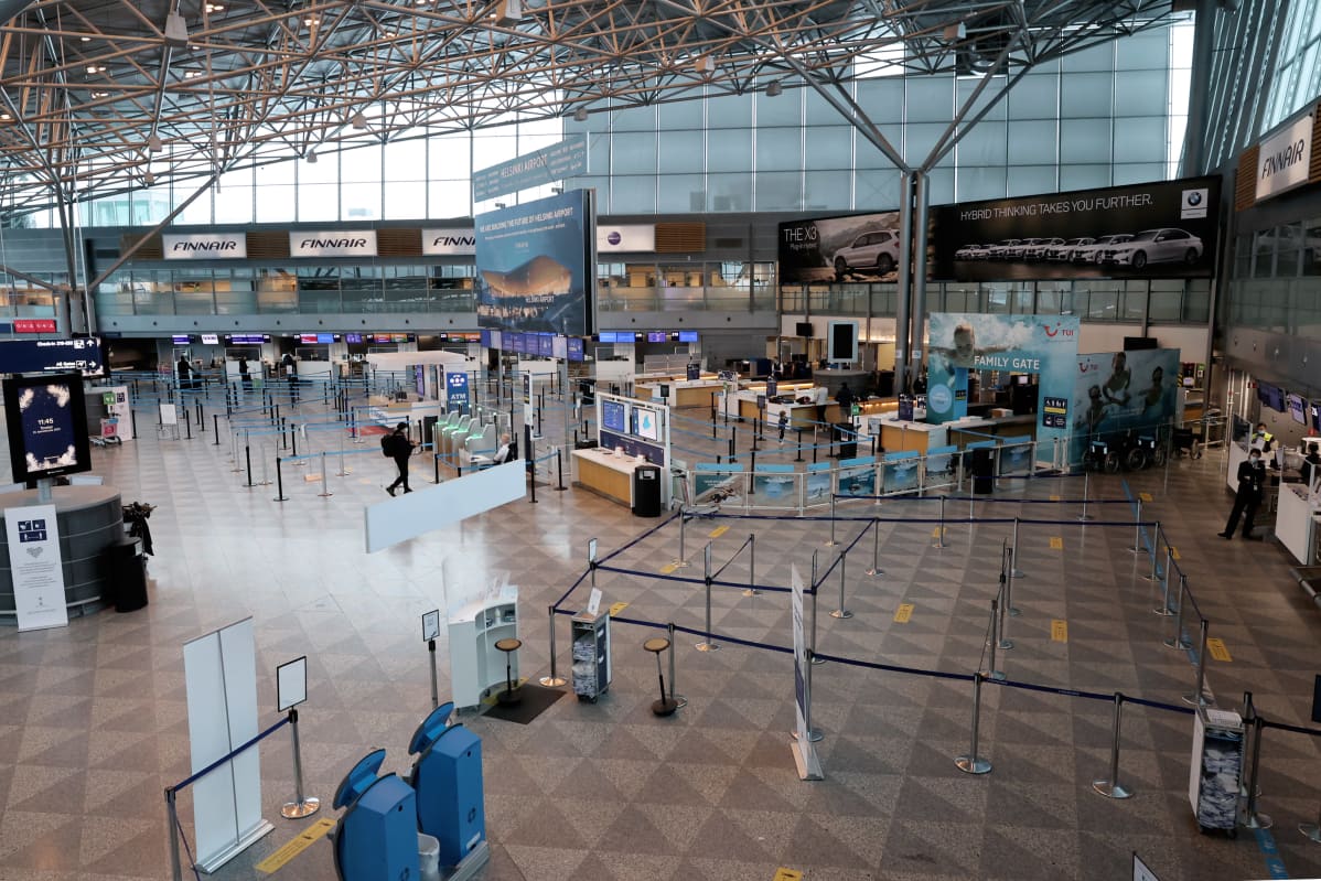 Terminaali 2 Helsinki-Vantaan lentoasemalla koronapandemian aikana.