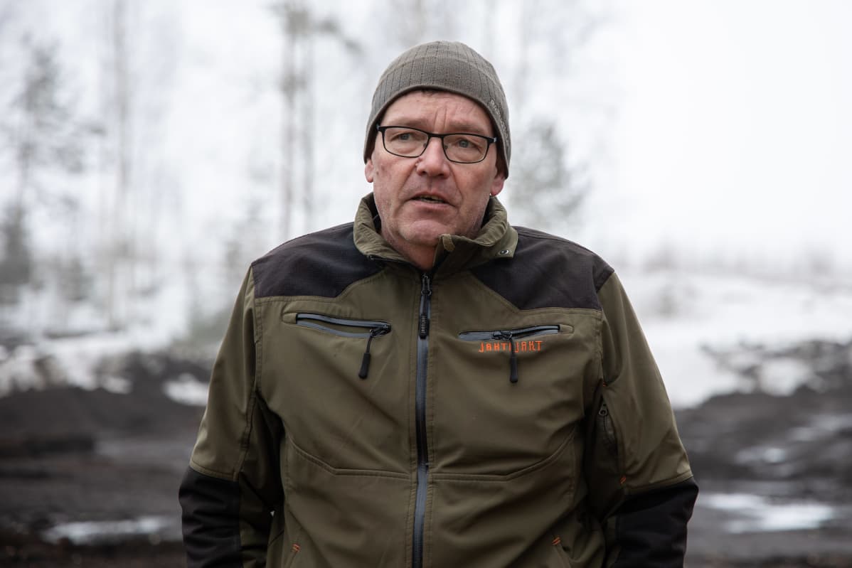 Turveyrittäjä Petri Jussila Haukkasuolla Utissa.