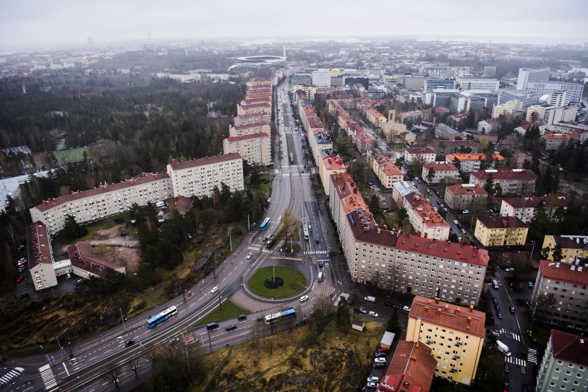 Ilmakuvassa on Helsingin Mannerheimintie toukokuussa 2021.