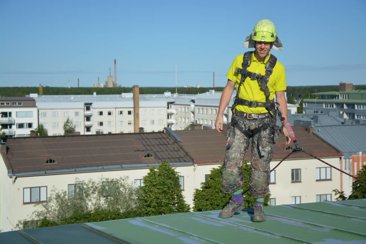 Kattomaalari Antti Tervo.