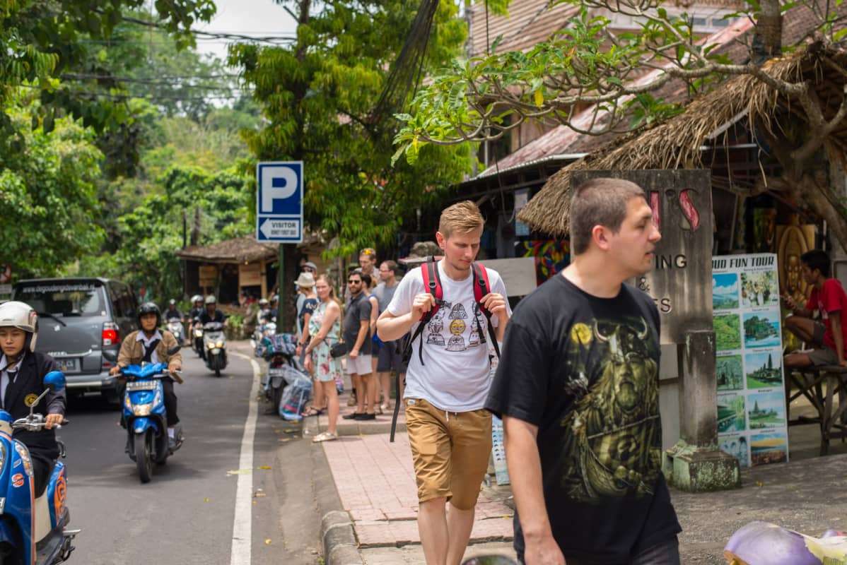 Bali, Ubudin pääkadulla.