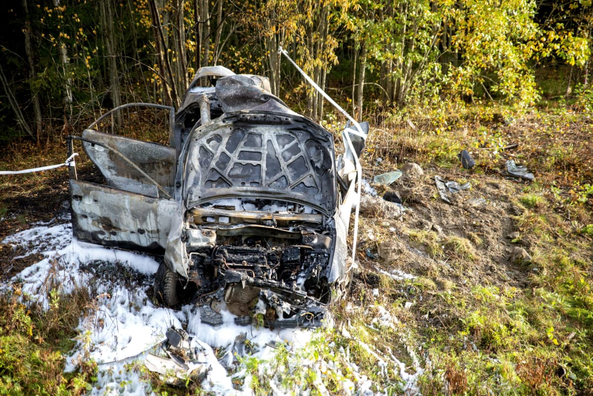 Pahoin vaurioitunut auto