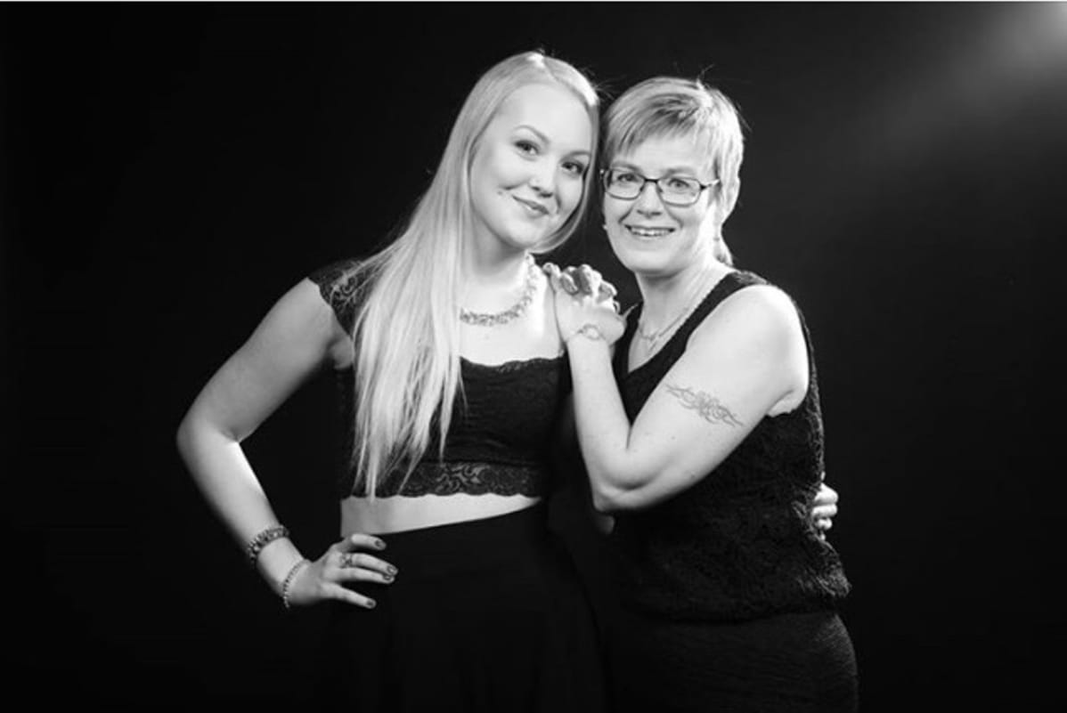 Miten liian tehdä tyttö suihkuta